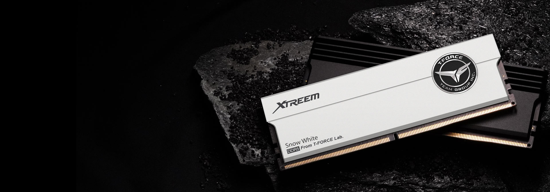 Meticulously layered high-quality aluminum sandblasted fins for exceptional heat dissipation